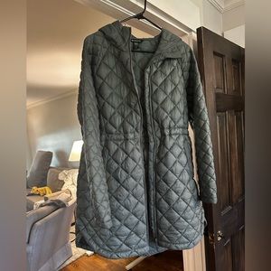 Athleta Whisper Featherless Parka - green/grey